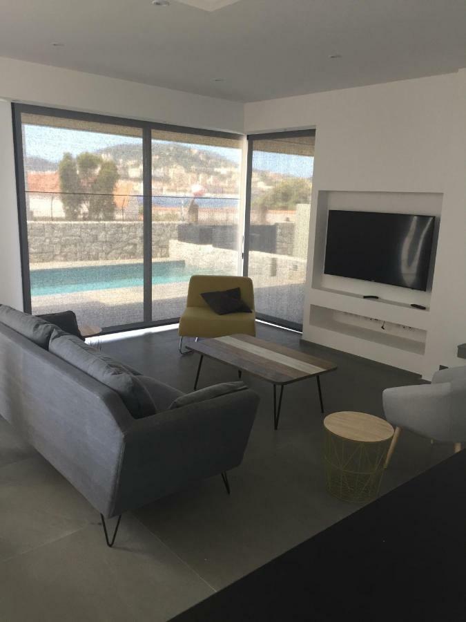 D'exception, Piscine, Vue Mer, A 100m Villa Ajaccio (Corsica)
